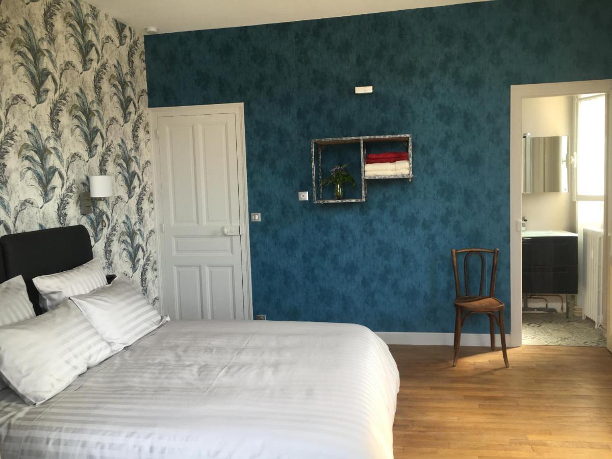 Les Roches Bleues Bed & Breakfast อูแซร์ช ภายนอก รูปภาพ