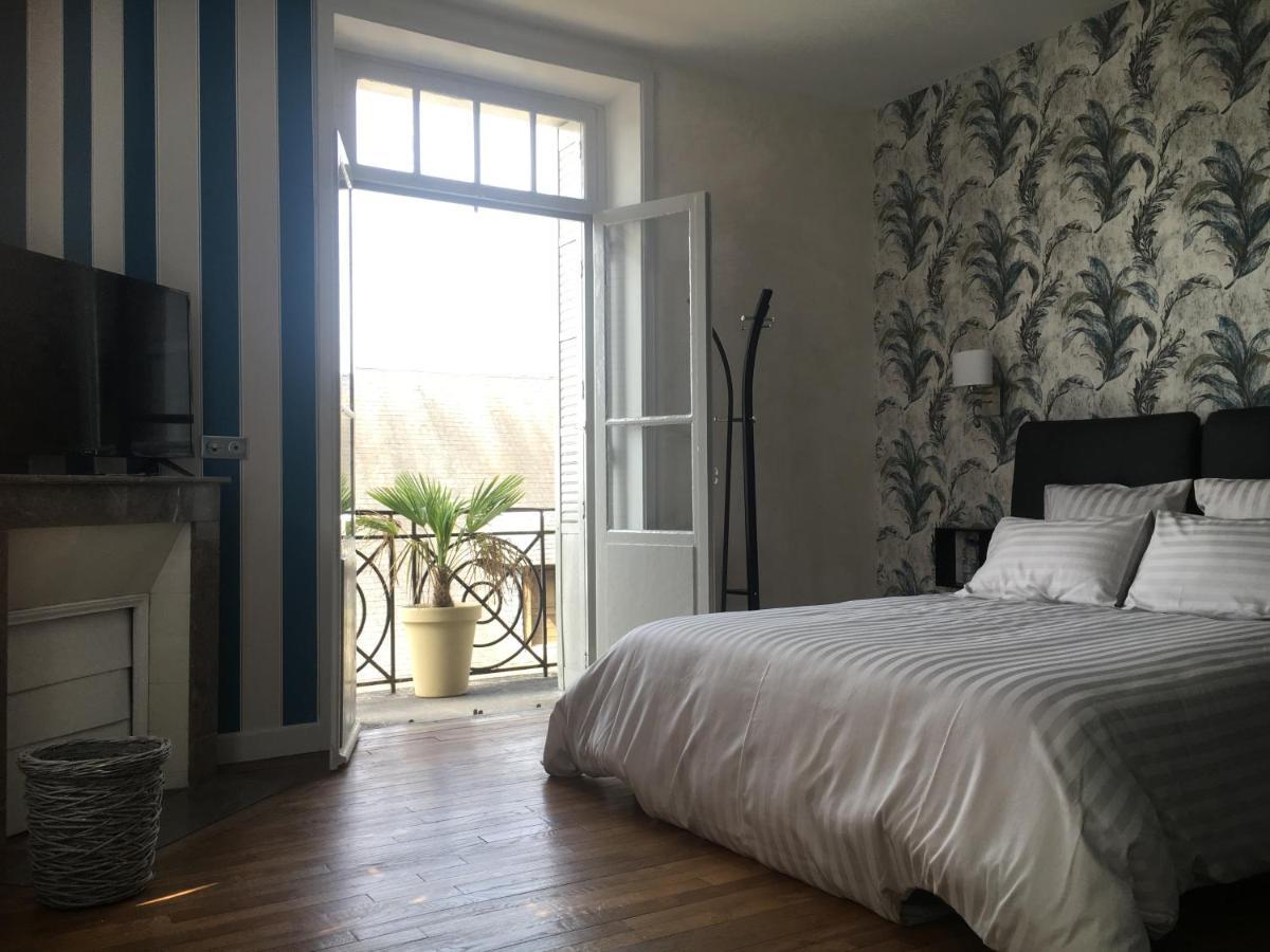 Les Roches Bleues Bed & Breakfast อูแซร์ช ภายนอก รูปภาพ